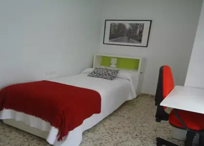 Alquiler de habitaciones en piso de 3 dormitorios para estudiantes en Granada en Granada