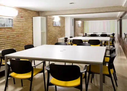 Habitación en piso compartido de 1 habitación en alquiler en Ensanche-Zabalgunea, ideal para estudiantes en Pamplona