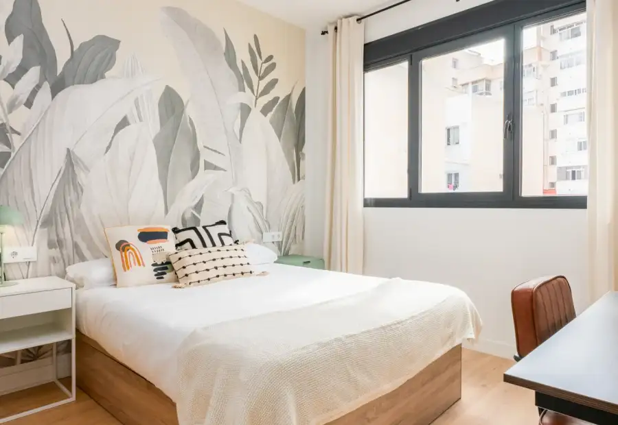 Habitación en piso compartido de 3 habitaciones en La Bresca, ideal para profesionales y estudiantes. en Málaga