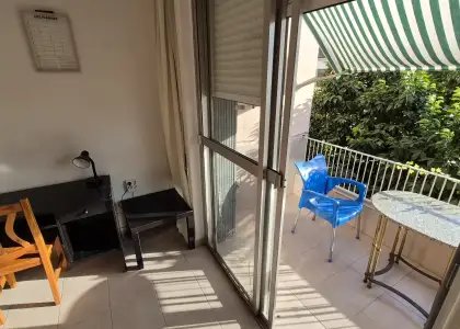Habitación en piso compartido de 4 dormitorios en alquiler en Ciudad Jardín, Córdoba, gastos incluidos en Córdoba