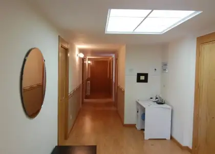 Habitación en piso compartido de 5 habitaciones en Zaragoza, solo para mujeres, profesionales. en Zaragoza
