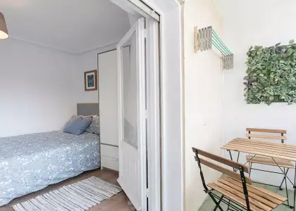 Habitación en piso compartido en Bilbao con balcón privado en Bilbao
