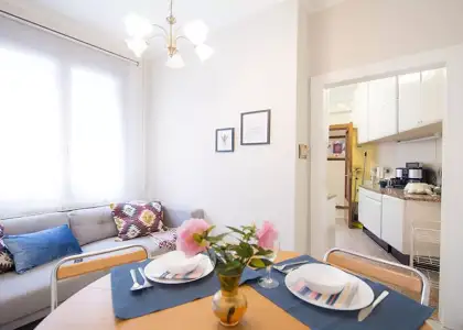 Habitación en un apartamento compartido de 5 habitaciones en Casco Viejo, con todos los gastos incluidos. en Bilbao
