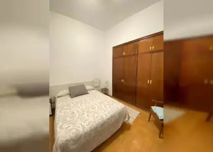 Se alquila habitación en piso compartido de 3 habitaciones en Centro Histórico, todos los gastos incluidos. en Málaga
