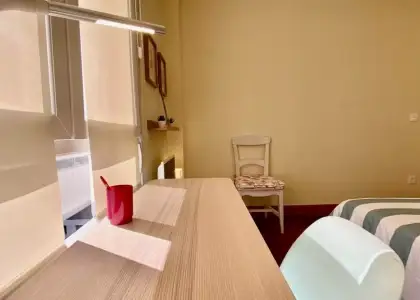 Se alquila habitación en piso compartido de 5 habitaciones en Basurtu, gastos incluidos. en Bilbao
