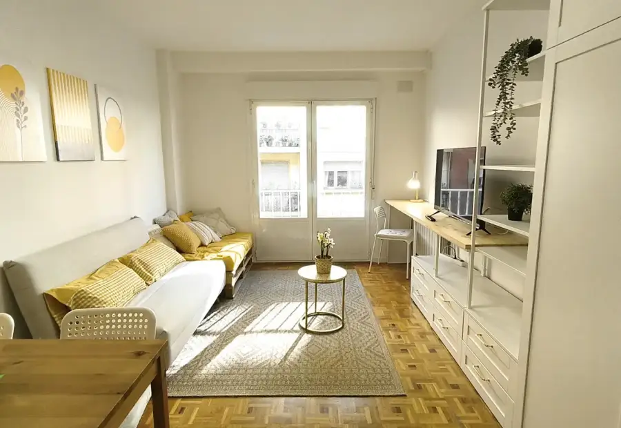 Se alquila habitación en piso compartido de 5 habitaciones en Milagrosa-Arrosadia en Pamplona