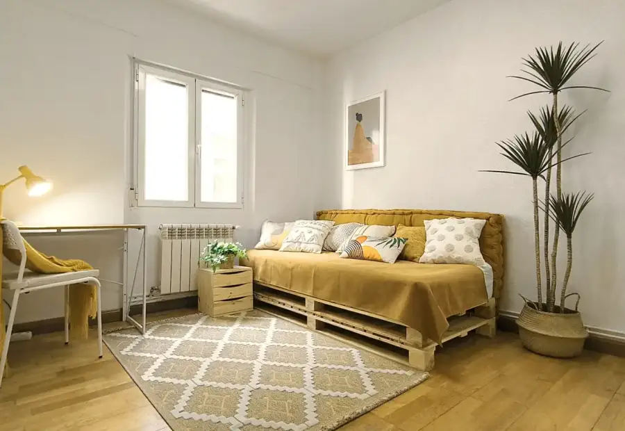 Se alquila habitación en piso compartido de 5 habitaciones en Milagrosa-Arrosadia en Pamplona