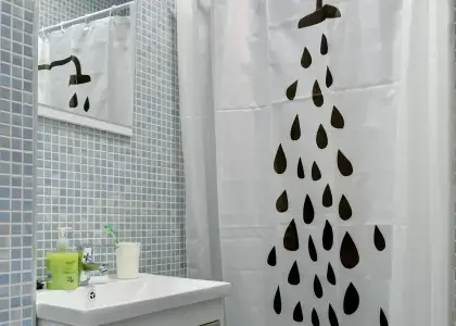 Se alquila habitación en piso compartido de 5 habitaciones en Zaragoza, todos los gastos incluidos. en Zaragoza