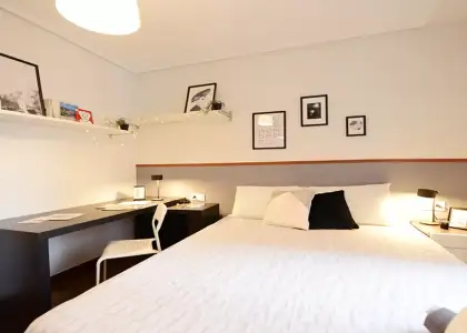 Se alquila habitación en piso de 4 dormitorios en Ametzola en Bilbao