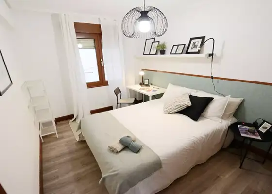 Se alquila habitación en piso de 4 habitaciones en Bilbao