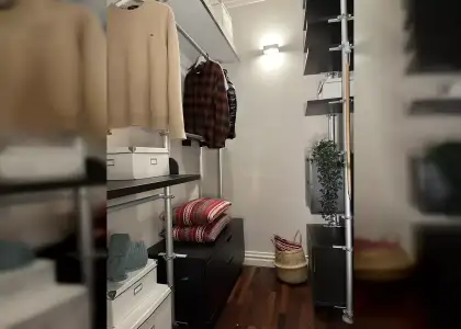Se alquila habitación en piso de 6 habitaciones en Barcelona en Barcelona